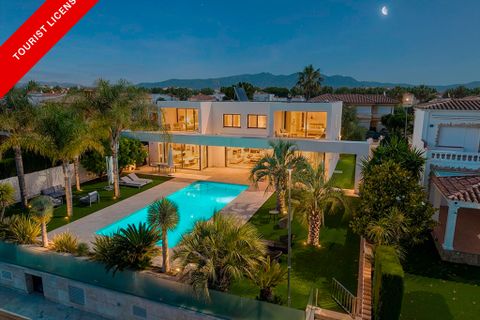 Villa i Empuriabrava, Gerona, Empuriabrava - € 2.995.000 | Ref: W-04AFWN - foto 1